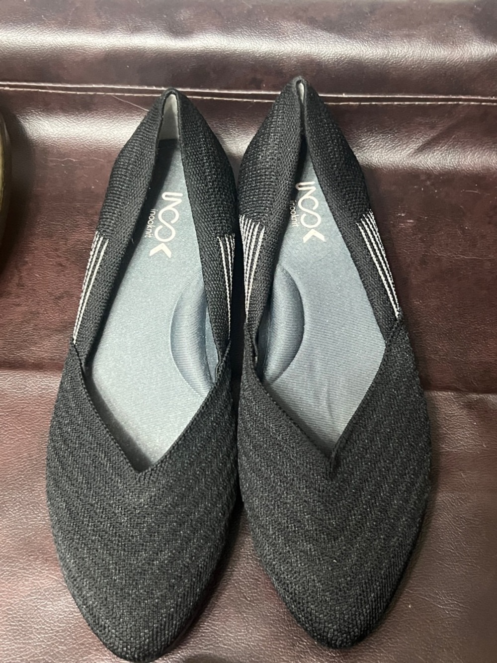Inooknit sustainable pointed toe knit flat, size 8.5 NWOT, black w/ gray accent.